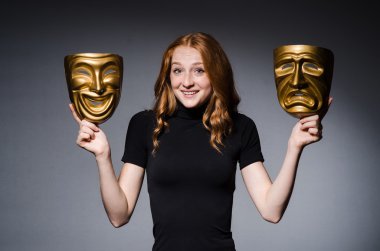 Kızıl saçlı kadın IOmuz maske