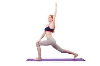 genç erkek egzersizleri yapıyor