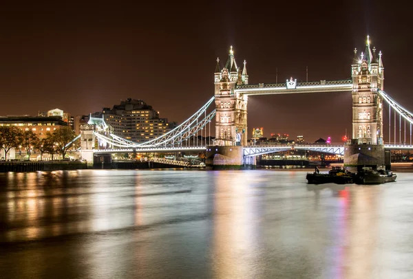 Berömda tower bridge — Stockfoto