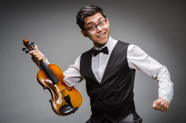 Funny violin player — Stock Photo, Image