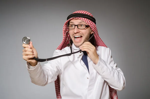 Médico árabe divertido — Foto de Stock