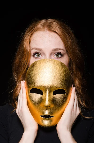 Vrouw IOM maskers in hypocrisie consept — Stockfoto
