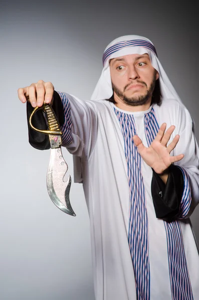 Uomo arabo con coltello affilato — Foto Stock