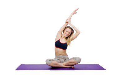 erkek egzersizleri yapıyor