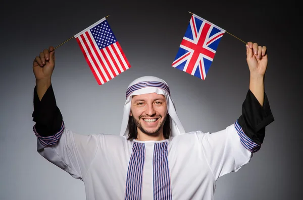 Homme arabe avec drapeau du royaume uni — Photo