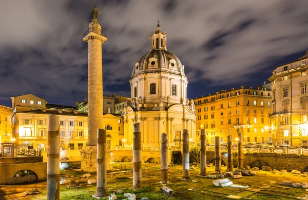 夕方の間にローマの遺跡 — ストック写真
