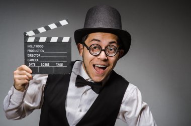 Film alkışlayıcısı olan adam