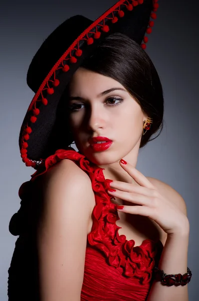 Menina atraente em vestido vermelho — Fotografia de Stock