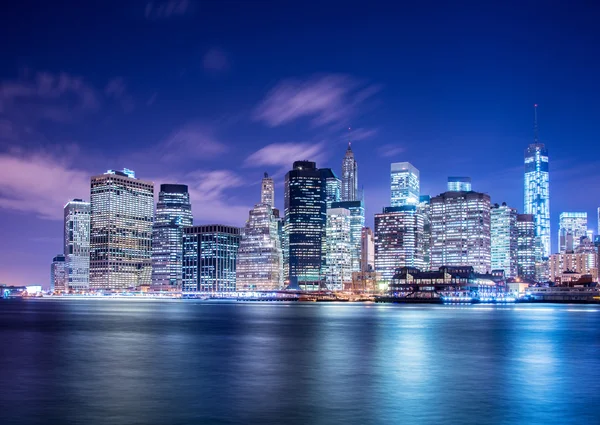 Panorama nocturno de Manhattan — Foto de Stock