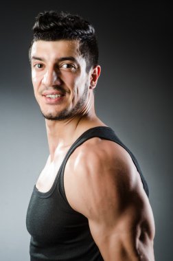 Kaslı adam.