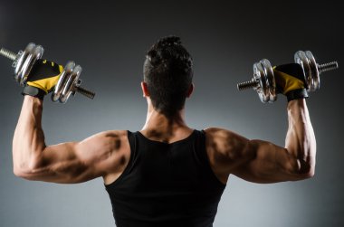 adam dumbbells ile