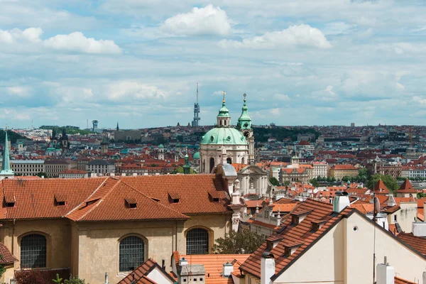 在布拉格的屋顶 — 图库照片