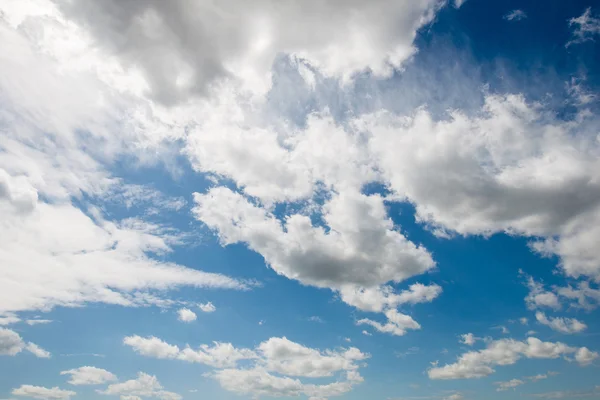 Wolken am Himmel — Stockfoto