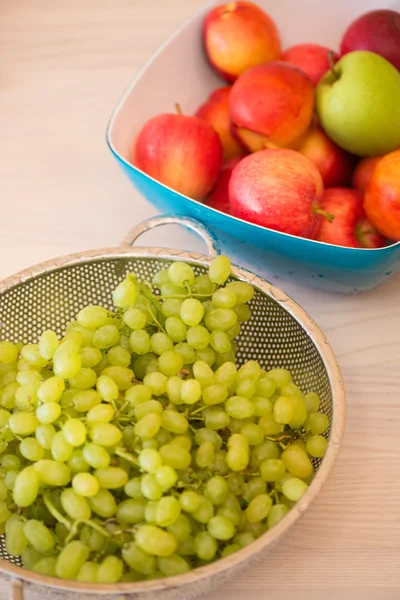 Fruits in  bowl — Stock Photo, Image