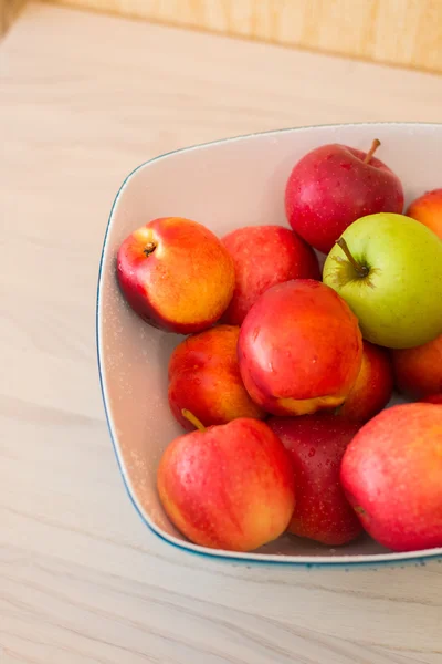 Fruits in  bowl — Stock Photo, Image