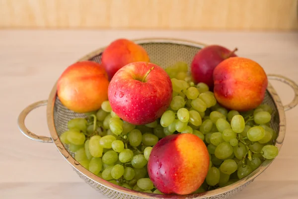 Frukt i bolle – stockfoto