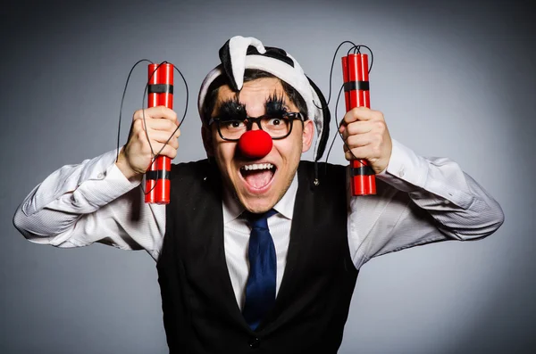 Legrační klaun s tyčinkami dynamitu — Stock fotografie