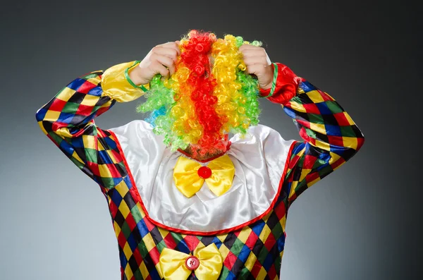 Rolig clown i studion — Stockfoto