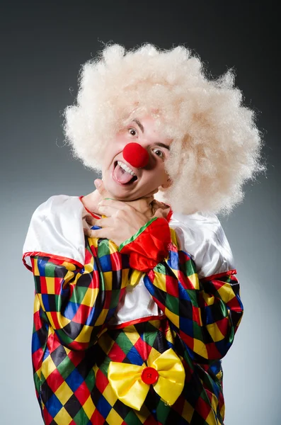 Drôle de clown dans le studio — Photo