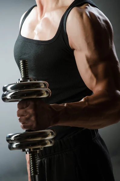 Muscular  bodybuilder — Stock Photo, Image