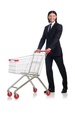 Süpermarket sepeti taşıyan bir adam beyaz üzerinde izole edilmiş.