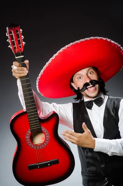 拿着吉他的墨西哥人 — 图库照片