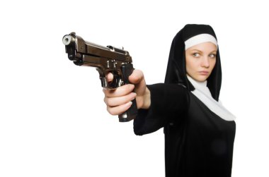 Tabancalı rahibe beyazı izole etti.