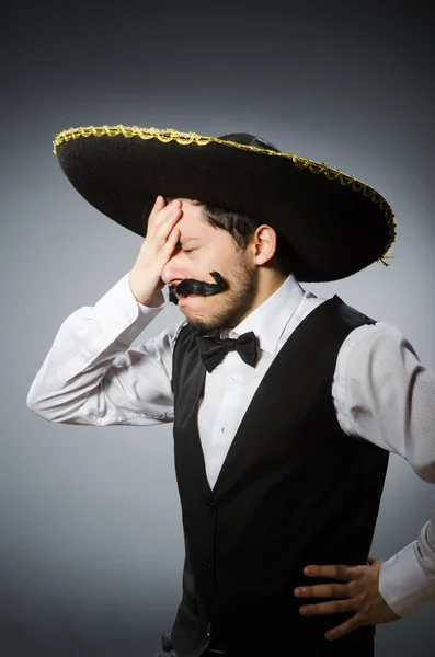 Mexicaanse man in grappig concept — Stockfoto