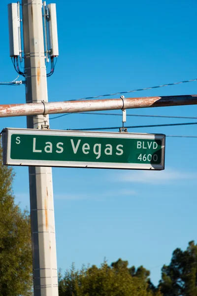 Las vegas straat teken op zomerdag — Stockfoto