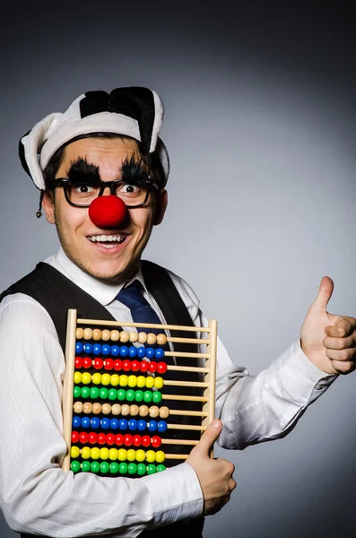 Rolig clown med abacus redovisning koncept — Stockfoto