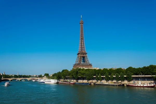 Eiffel tower on bright summer day — Stock Photo, Image