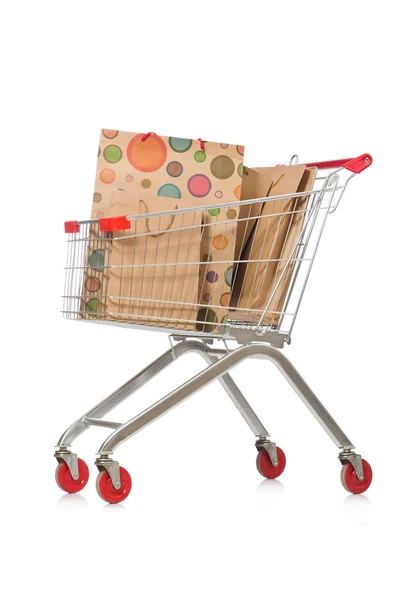 Carrito de compras con cesta de supermercado — Foto de Stock