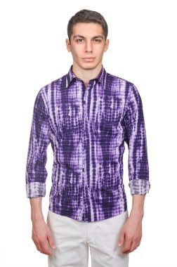 Beyaz gömlekli erkek model.