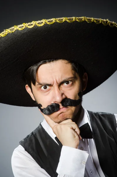 Mexicaanse man in grappig concept — Stockfoto