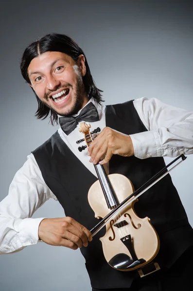 Joueur de violon drôle violon dans le concept musical — Photo