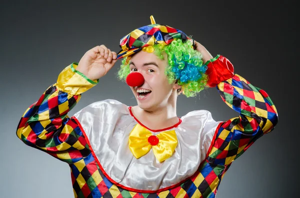 Lustiger Clown im Humorkonzept — Stockfoto