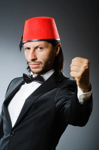 Man met traditionele Turkse hoed en jurk — Stockfoto