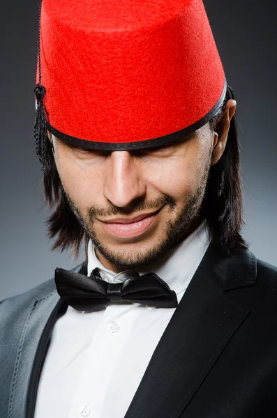 Mann mit traditionellem türkischen Hut und Tracht — Stockfoto