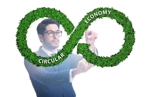 Conceito de economia circular com empresário — Fotografia de Stock