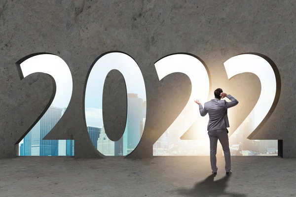 Begreppet år 2022 med affärsman — Stockfoto