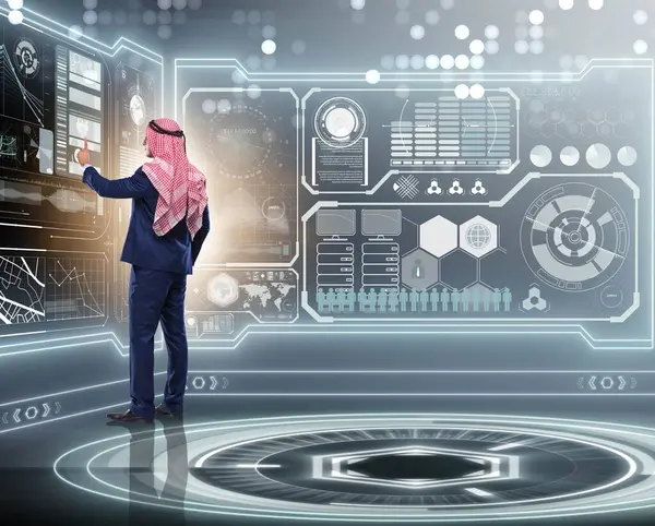 Veri yönetimi kavramında Arap adam — Stok fotoğraf