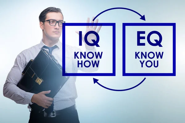 EQ en IQ vaardigheden concepten met zakenman — Stockfoto
