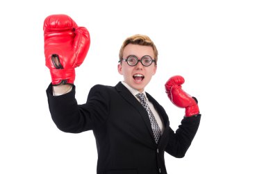 Genç işadamı beyazlar içinde izole edilmiş.