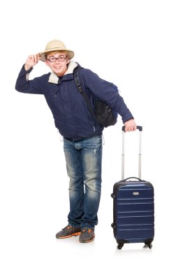 Safari şapkası takan bavullu komik bir adam.