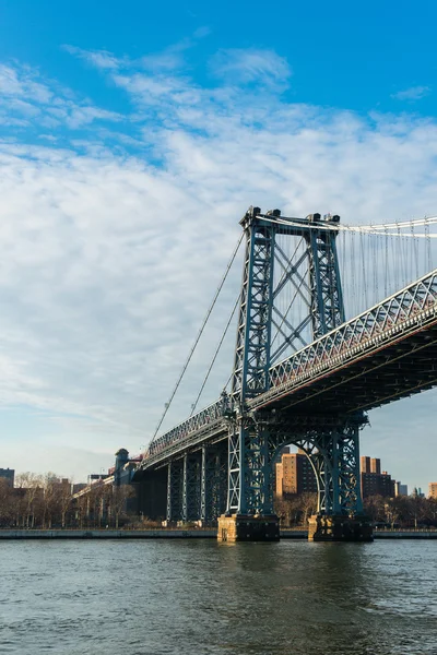 Most Manhattan w letni dzień — Zdjęcie stockowe