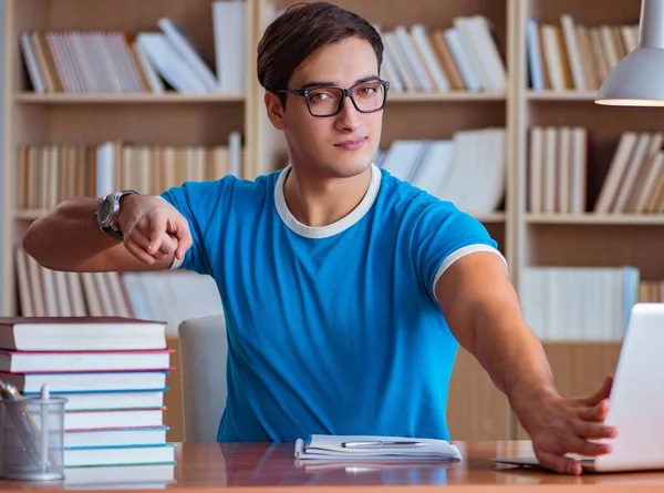 Student preparing for college exams — Stock Photo, Image