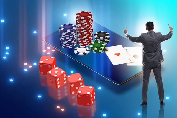Geschäftsmann im Online Casino Konzept — Stockfoto