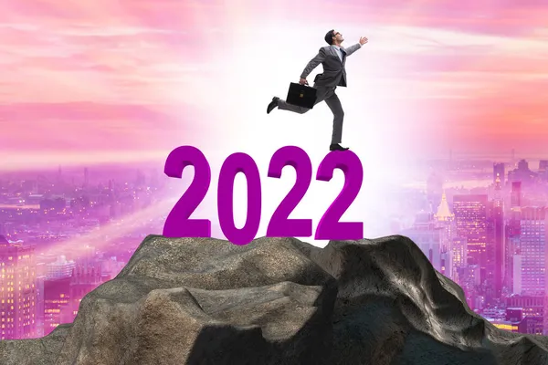 Concept van het nieuwe jaar 2022 met zakenmensen — Stockfoto