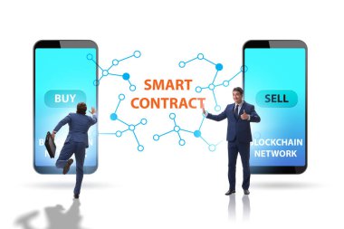 Akıllı sözleşmelerde cep telefonu kullanan bir işadamı