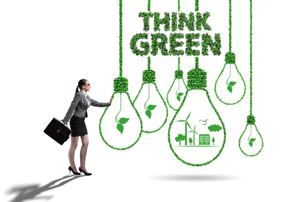 Tänk grönt ekologiskt koncept med affärskvinna — Stockfoto